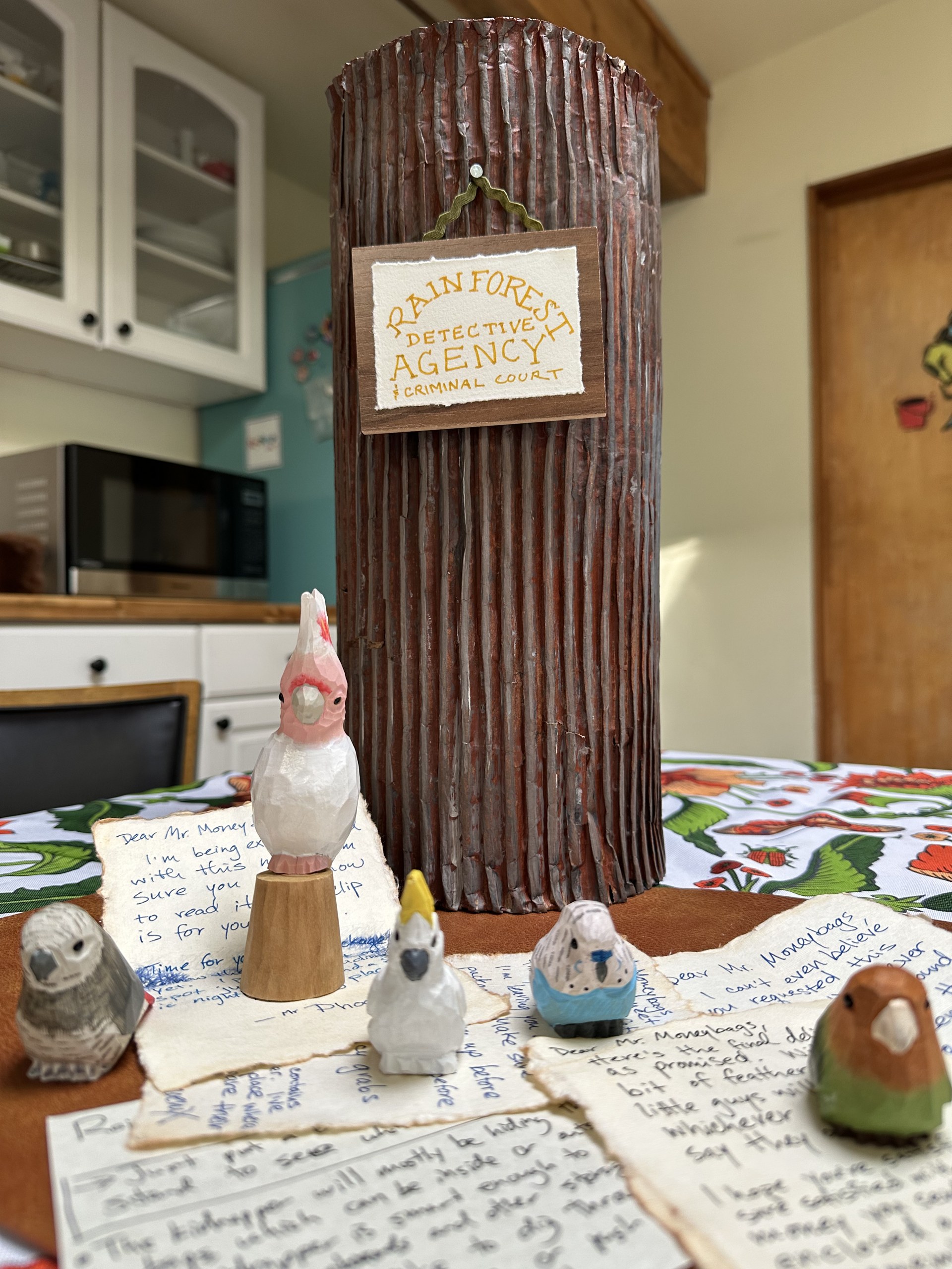 Stump with the wooden birds and hint notes